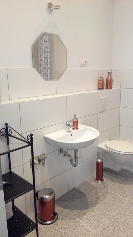 Studio Apartment Niemetzstr 51 Берлин Экстерьер фото